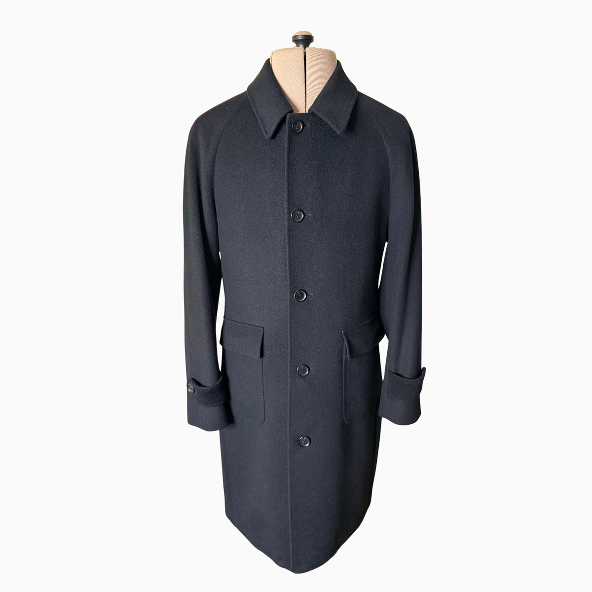 Raglan Overcoat in black Leichtfried wool and alpaca loden
